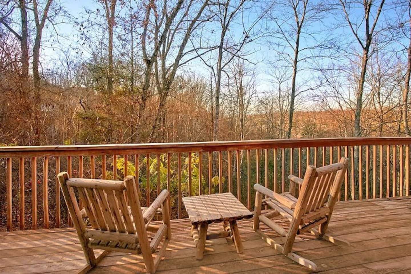 Hot Tub! Views! 15 min Gatlinburg & Pigeon Forge!