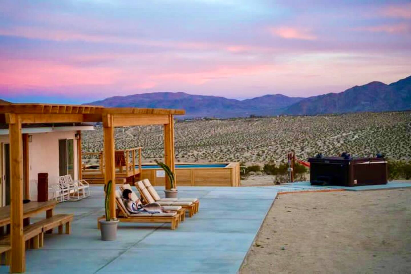 Desert Flower Retreat - views, privacy, pool/spa