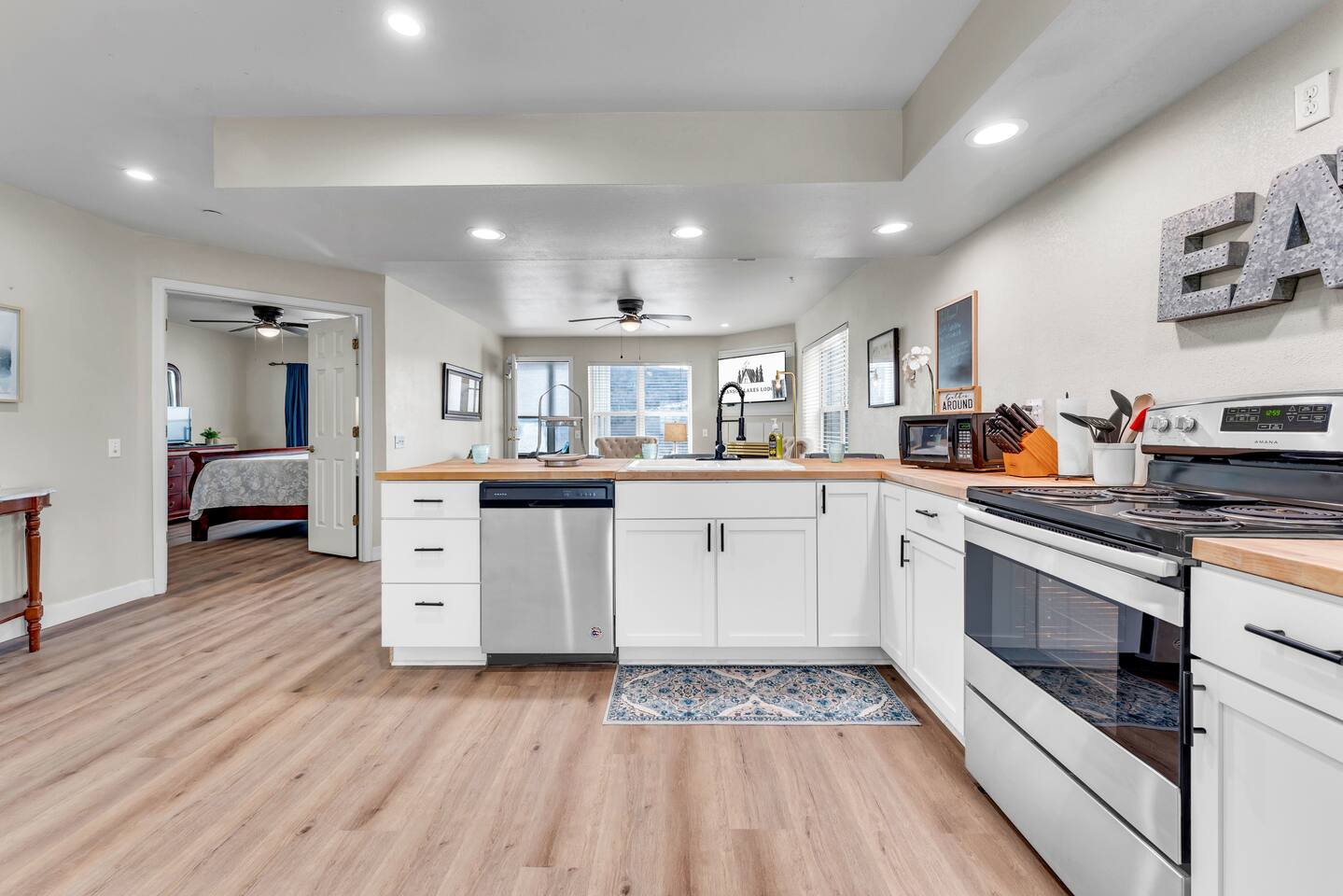Lake View, Indoor Pool, Hot Tub, Golf, Pt Royale!