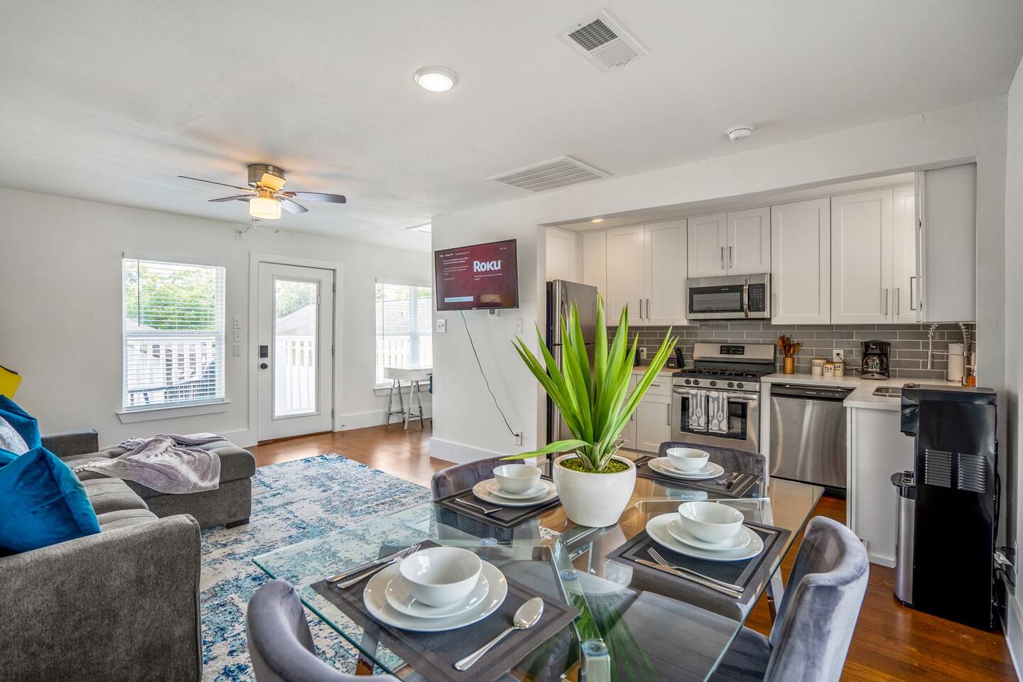 Universal Apartment at East Downtown