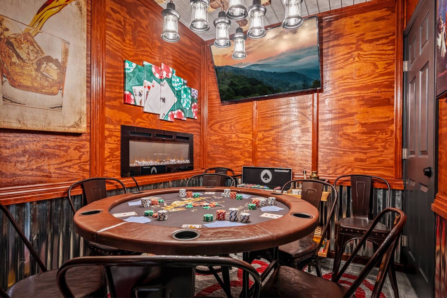 Spring Resort w/ Mtn View! Spa! Poker, Gym, HotTub