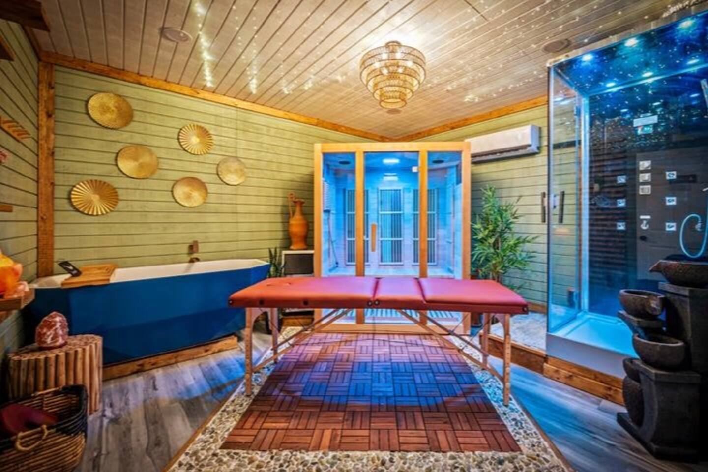 Spring Resort w/ Mtn View! Spa! Poker, Gym, HotTub