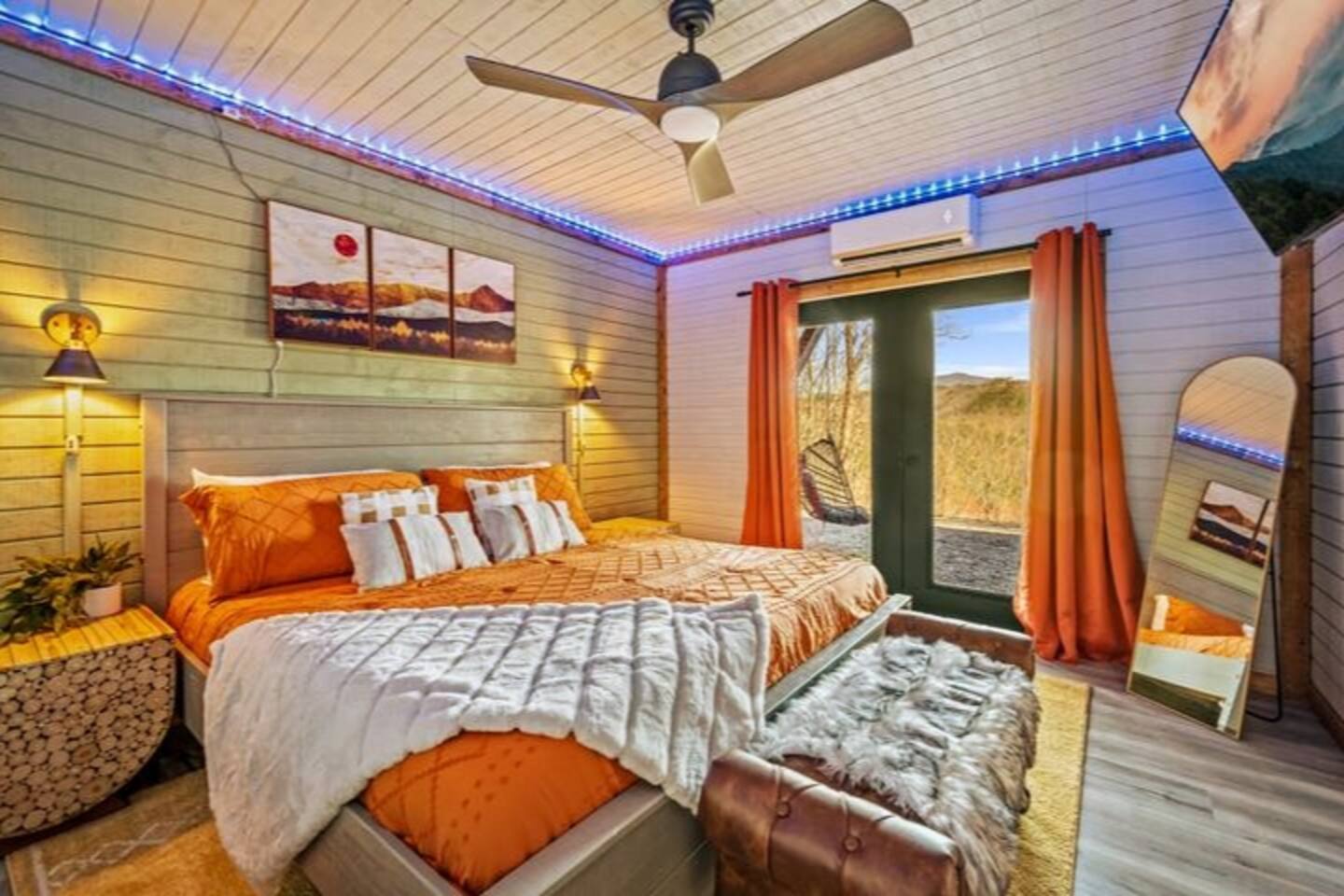 Spring Resort w/ Mtn View! Spa! Poker, Gym, HotTub