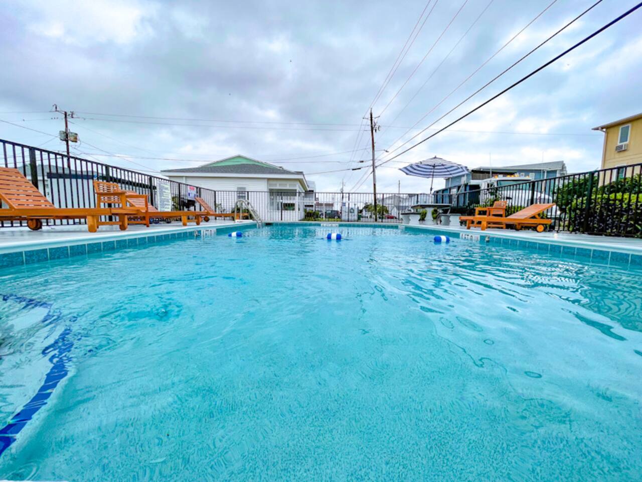 Wilmington Beach Bungalow- Near Beach with Pool