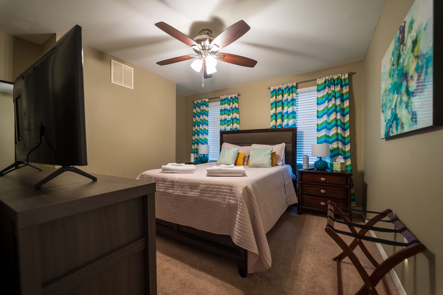 Deep Clean Stay | Comfy beds | Walk Score 93