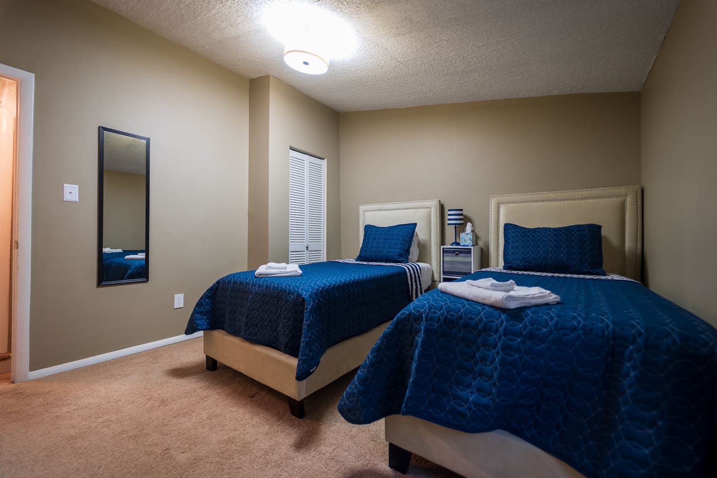 Deep Clean Stay | Comfy beds | Walk Score 93