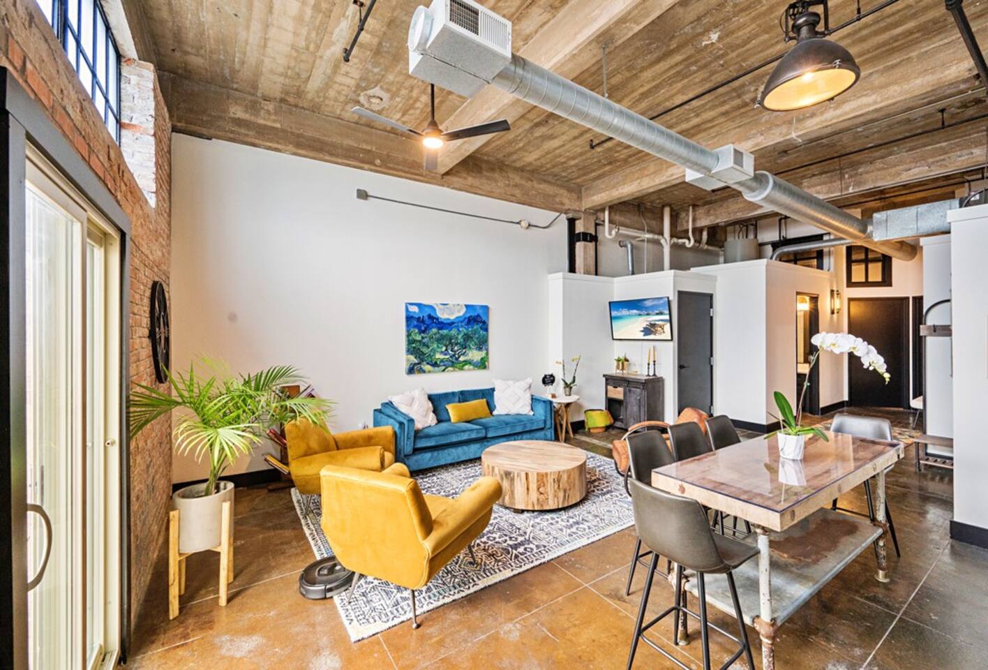 Modern Downtown Domicile - Walk To The Silos
