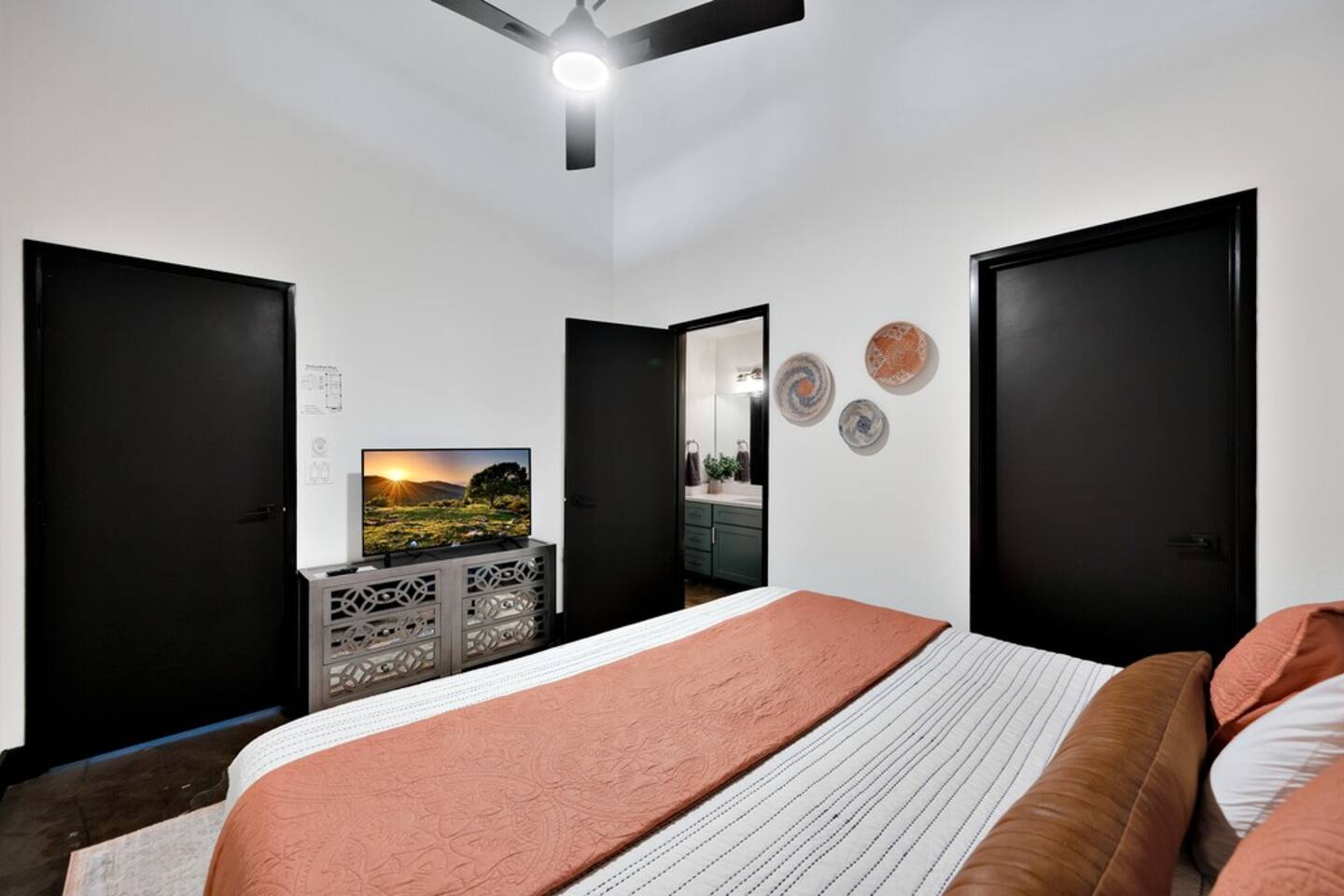 Mesquite Hideaway at Behrens Lofts-Downtown Luxury