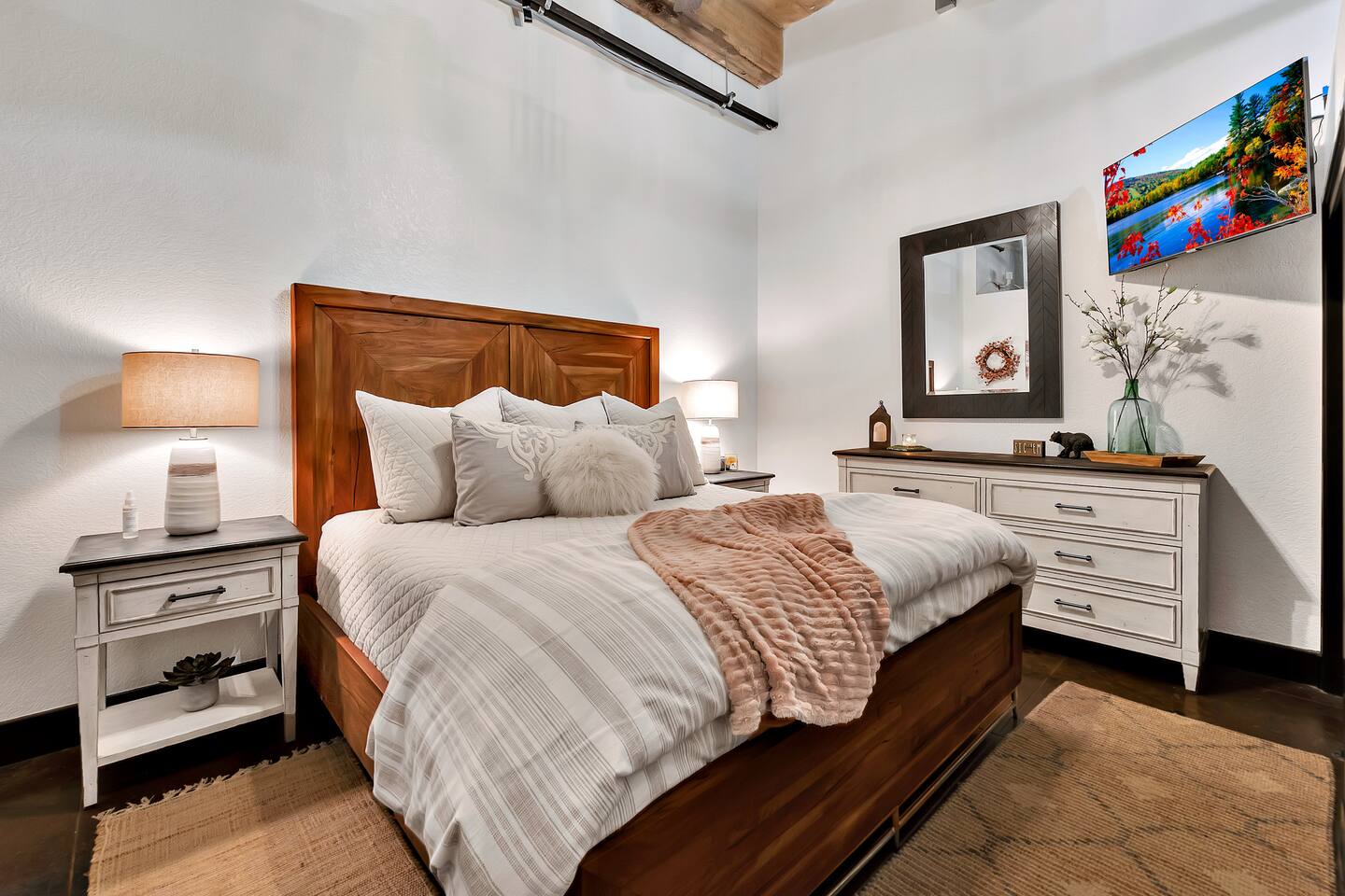 The Brazos Bear-Downtown Waco Condo-Walk to Silos!