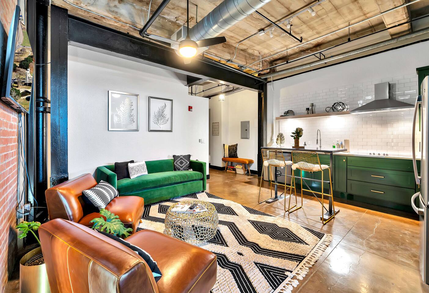 Oso Condo - Walk To The Silos