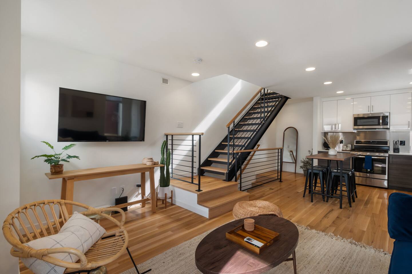 WC 2026 Seattle Stay | 10–15 Min to Lumen + A/C — Seattle — vacation rental