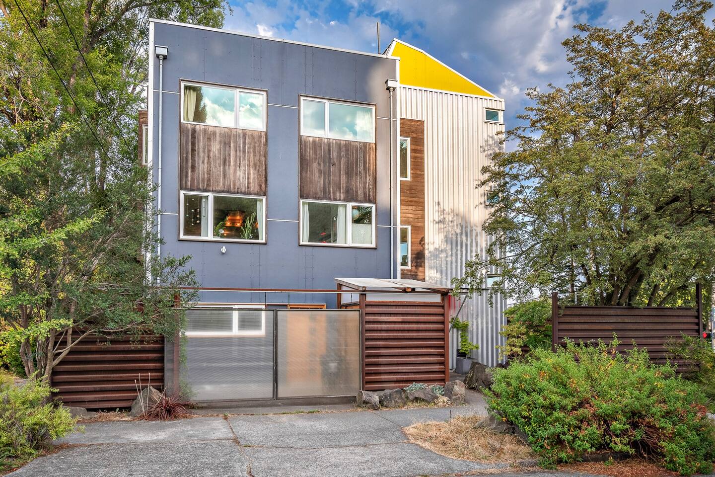 SkylineView/RooftopSauna/ArchitectDesign/AC/Pet OK