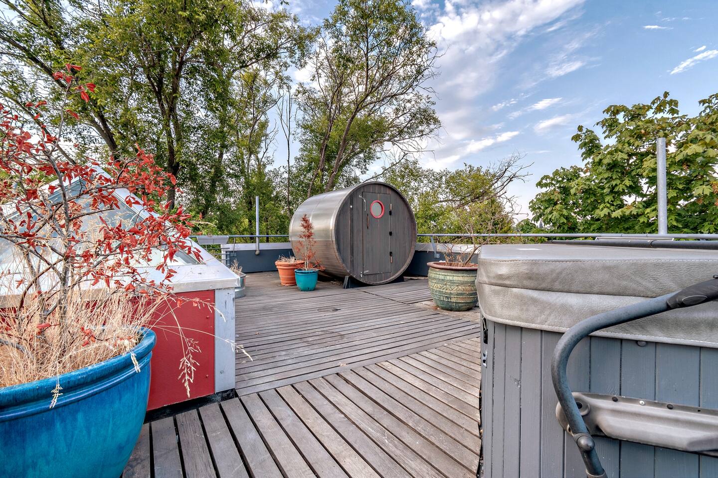 SkylineView/RooftopSauna/ArchitectDesign/AC/Pet OK