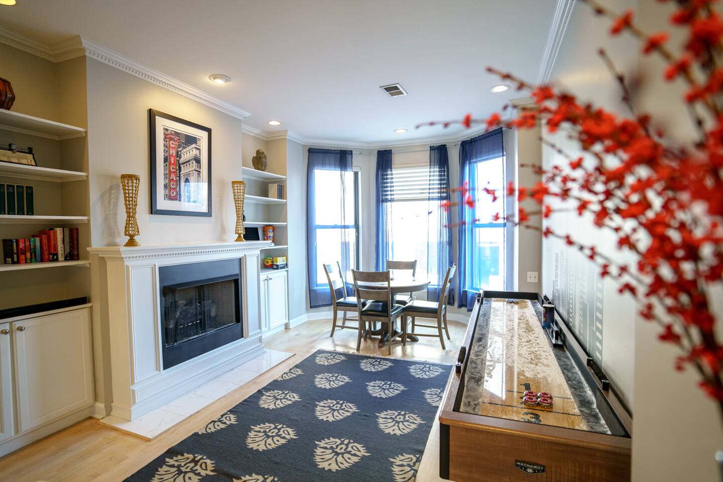 City Center Oasis: 3BR/2BA✔︎ Patio✔︎ Parking(2x) ✔︎ — Chicago — vacation rental