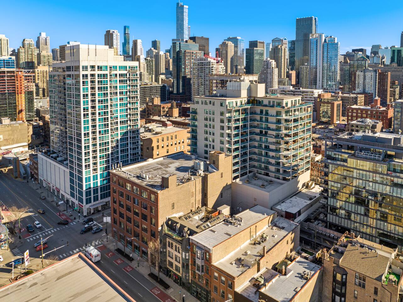 Luxurious River North 3BR/2BA- Free Onsite Parking