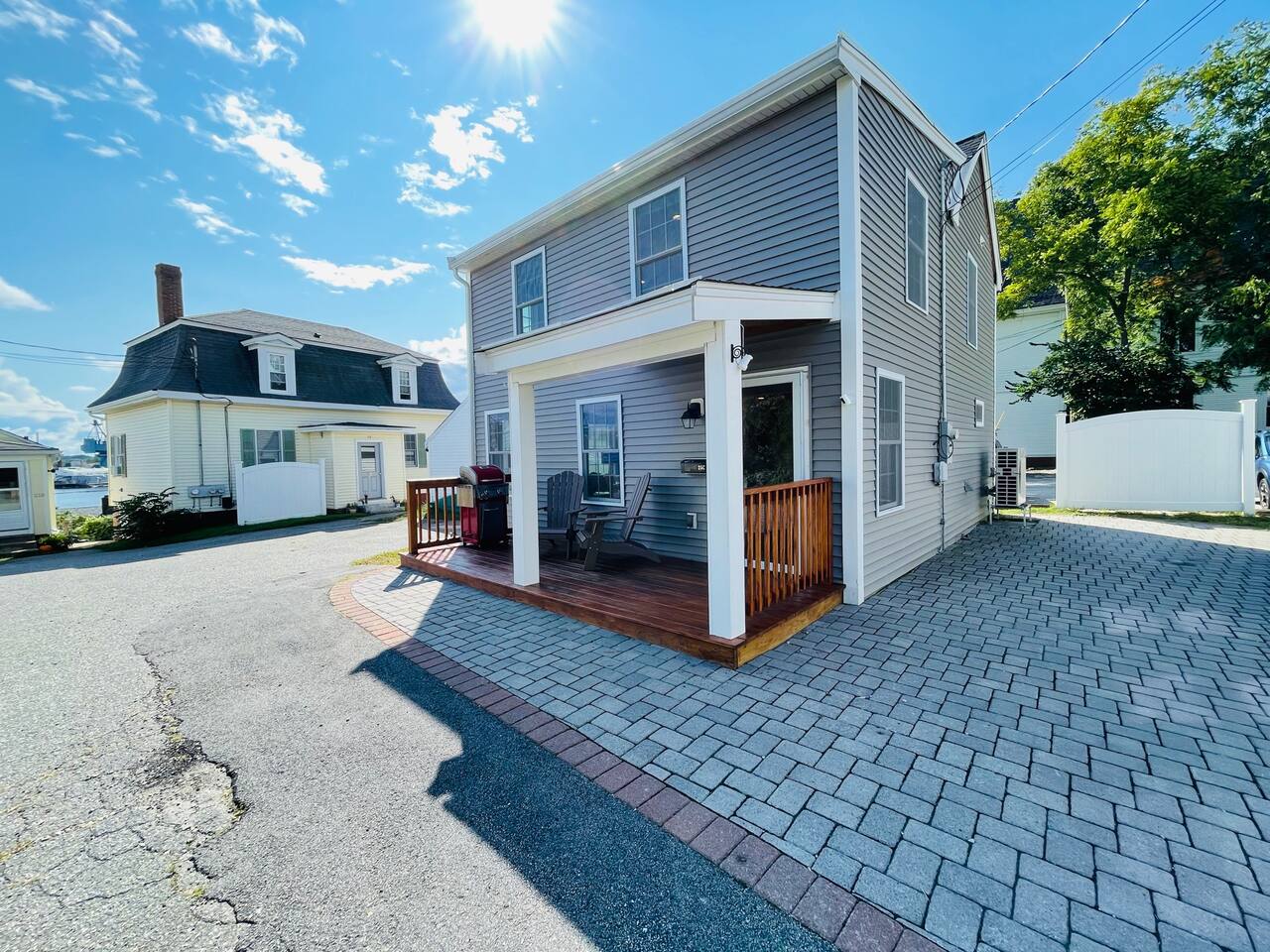 Maine Harbor Escape | Porch&BBQ, Walk 2 Portsmouth