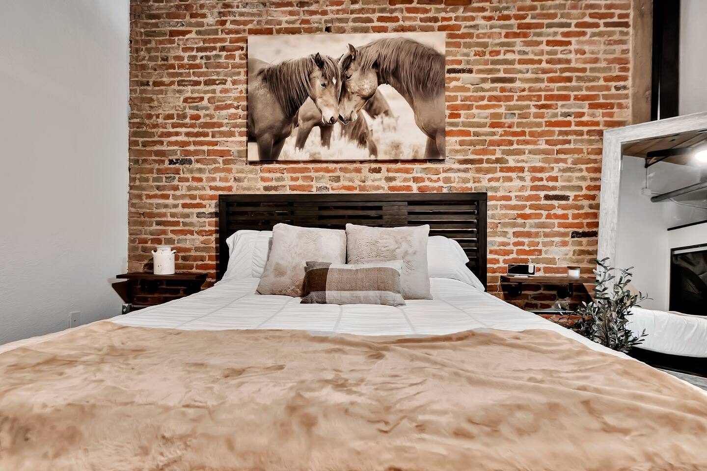 3 Bdr Luxury Loft-Heart of Silos/Baylor/Downtown