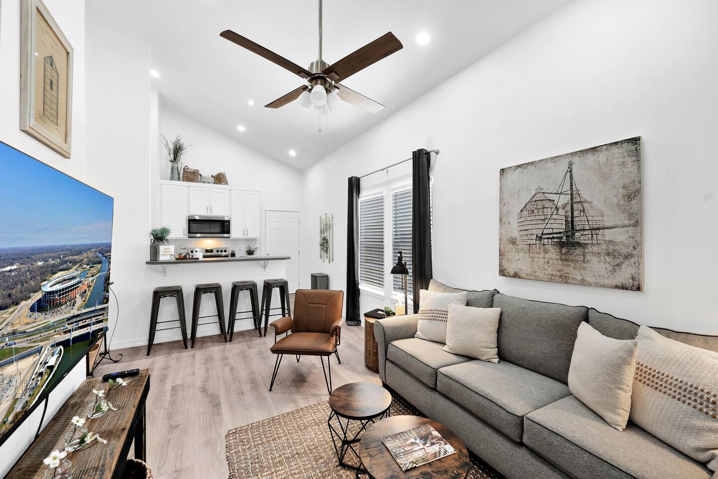 The Silo Sweetheart- Just minutes from Downtown!