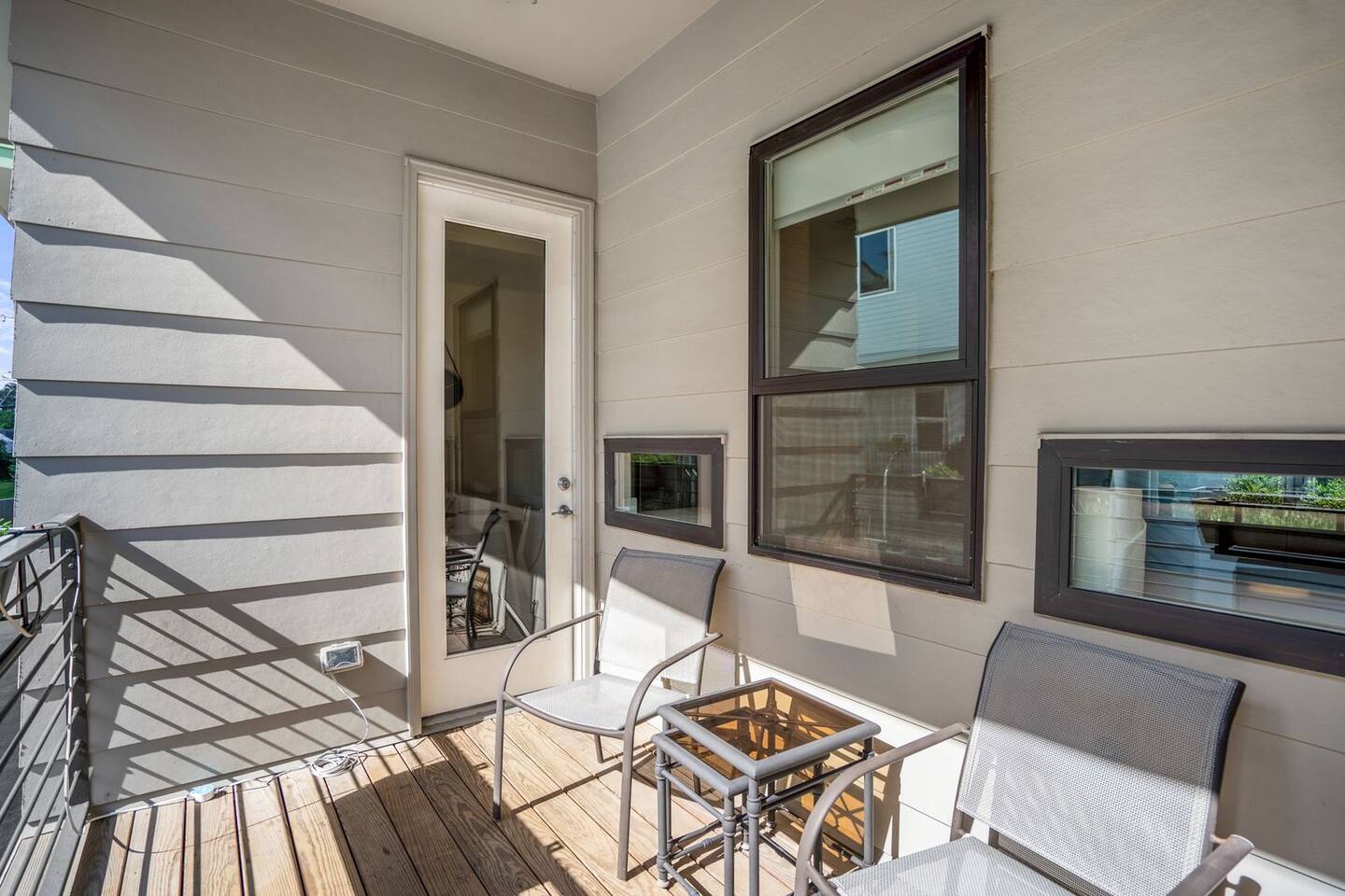 Ethereal Rooftop Retreat, 1.5 mi from FIFA Fest