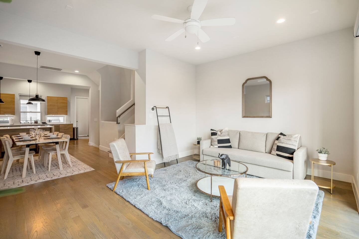 Ethereal Rooftop Retreat, 1.5 mi from FIFA Fest