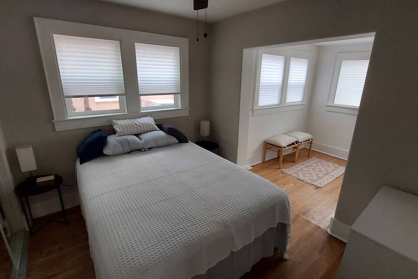 *Nob Hill/UNM ~ Luxury Remodeled House w/ King Bed