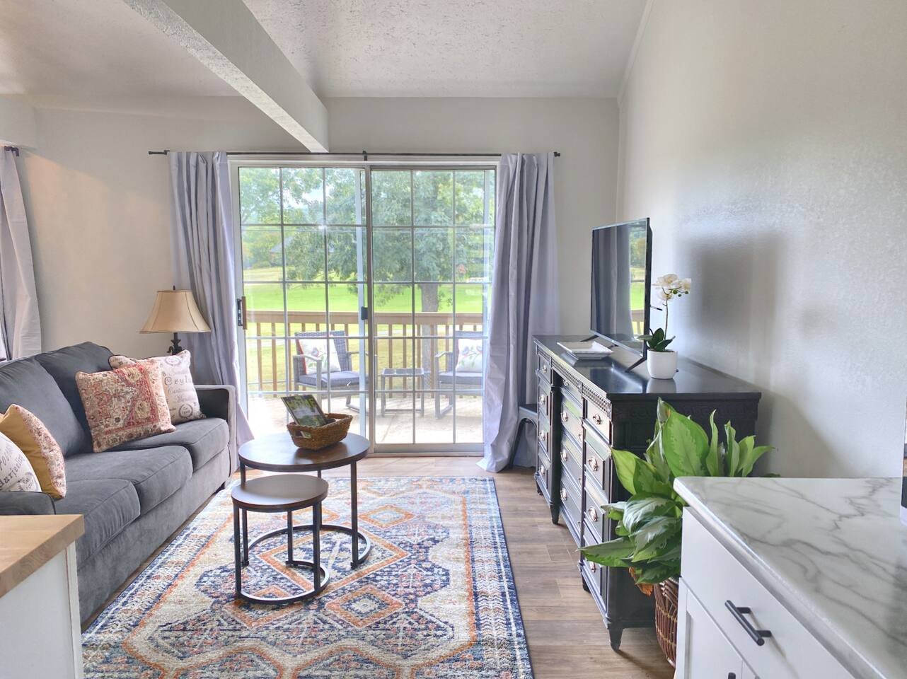 Gorgeous with Golf View, Branson Strip/Lake Marina - Apartment