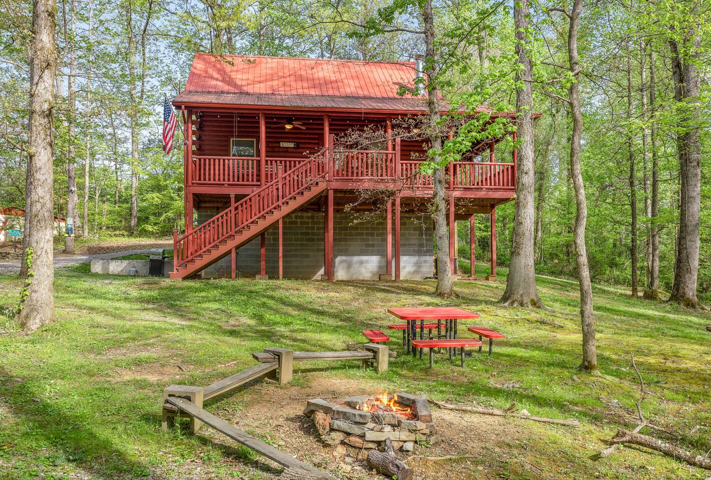 Log Cabin UTK, FP~Game Room~Pool table~HotTub~Fish