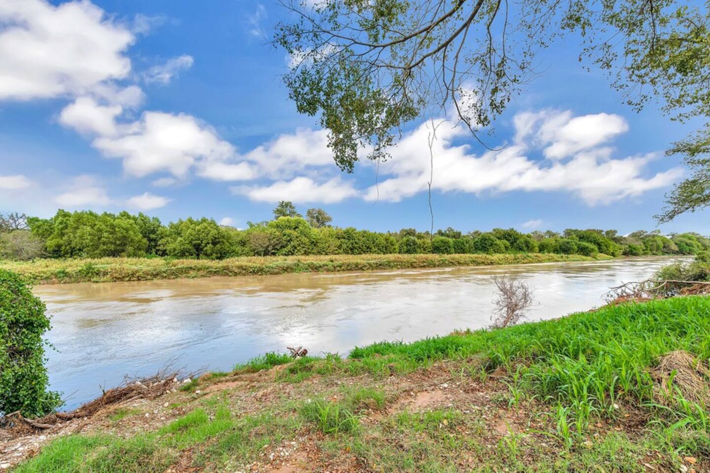 Brazos River Bungalow - Close to Silos & Baylor