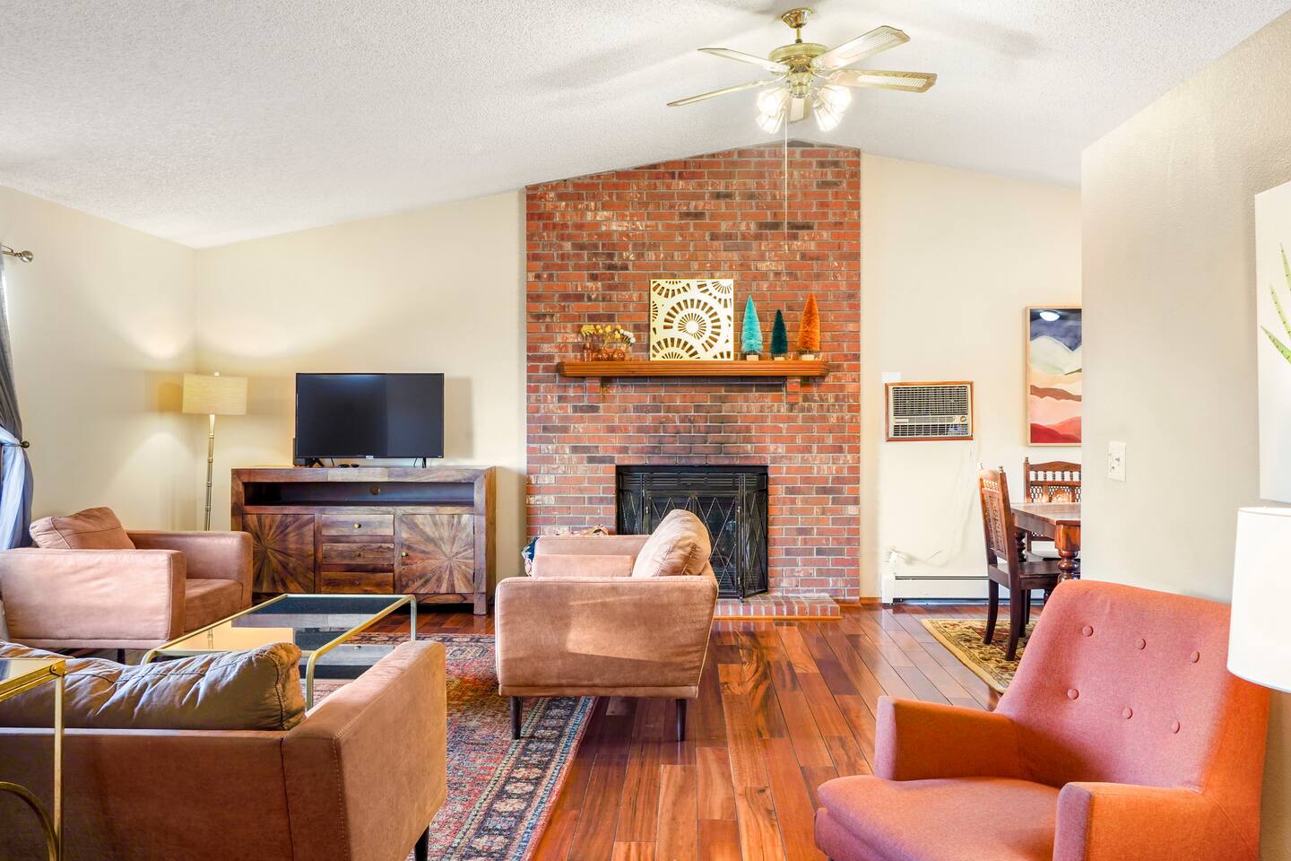 Private Arcade • Hot tub • Fire Pit • Mntn Views