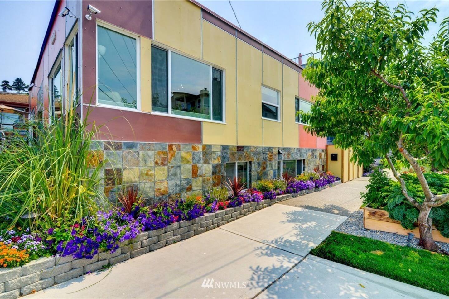 Alki Beachfront Getaway #2-Amazing 180 CornerView!