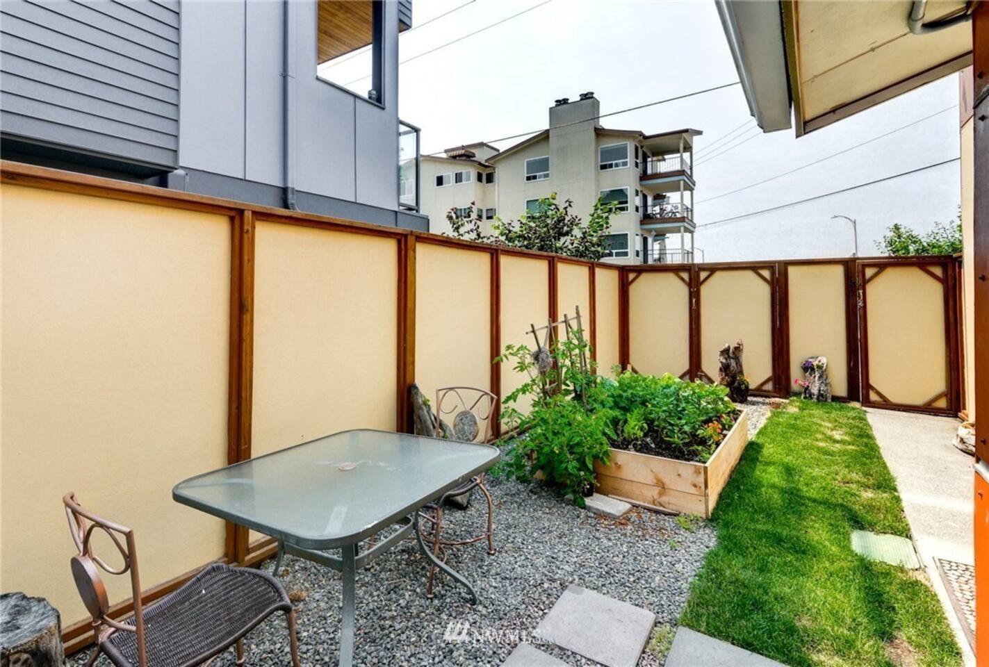 Alki Beachfront Getaway #2-Amazing 180 CornerView!