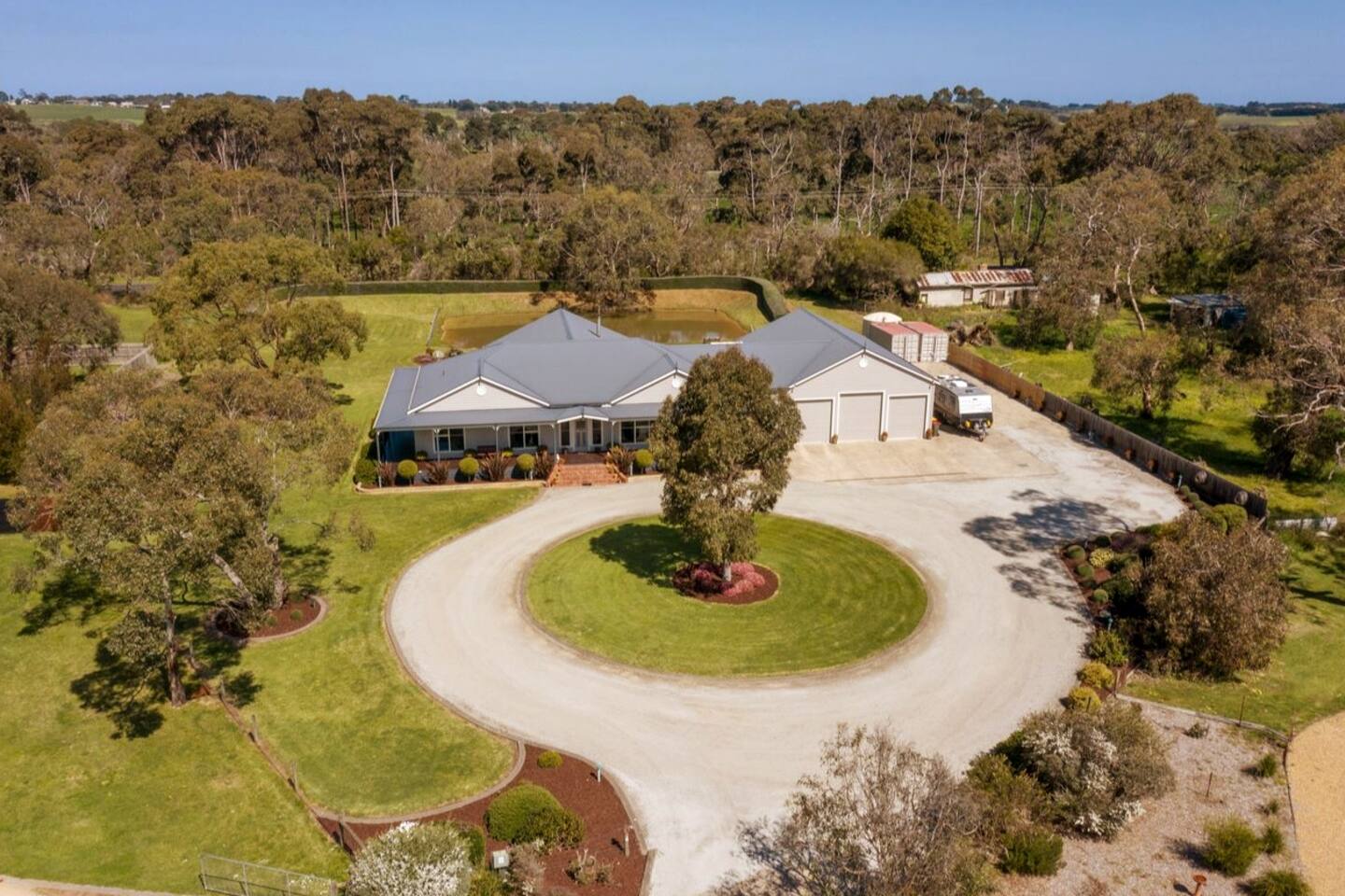 Hazel Mere by Ready Set Stay — Cowes — vacation rental
