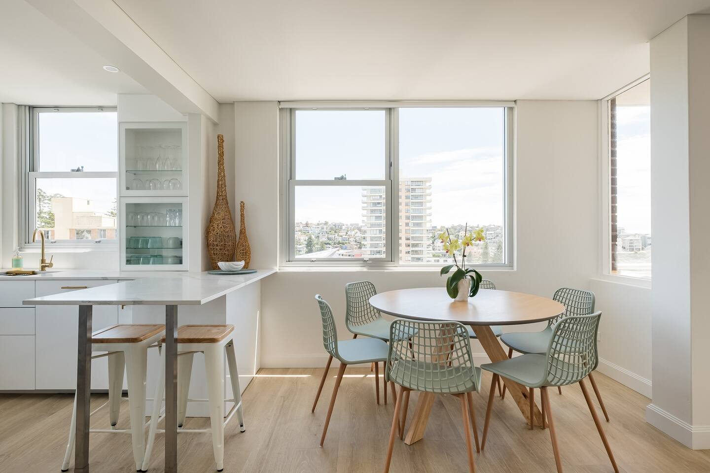 Stunning Beachfront Penthouse-Beach/District Views