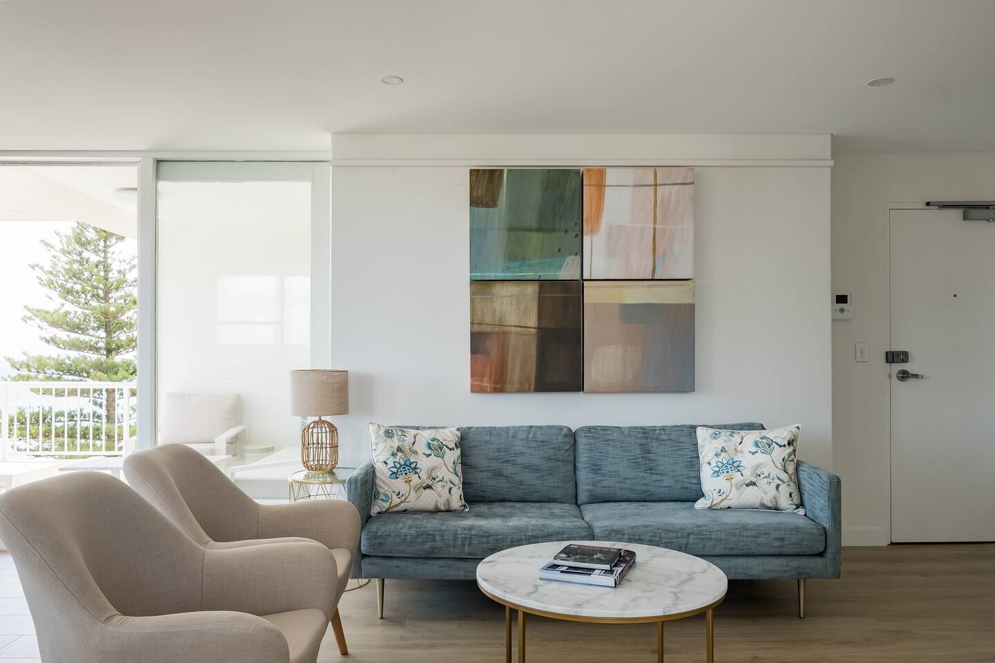 Stunning Beachfront Penthouse-Beach/District Views — Manly — vacation rental