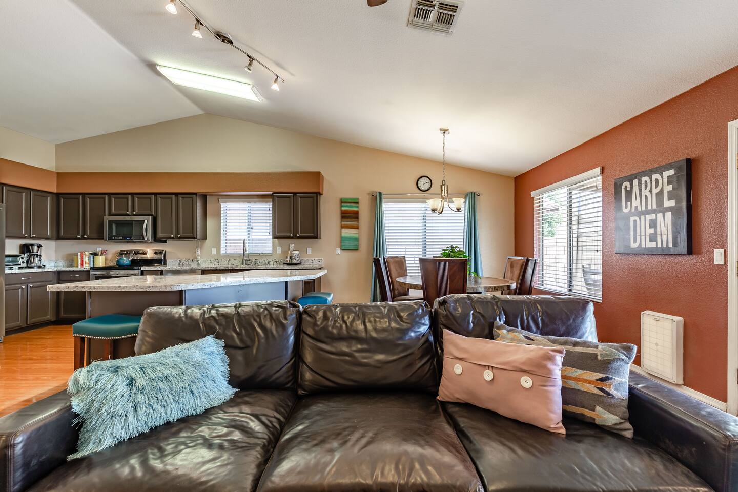 North Phoenix Pet Friendly Home near Mayo Clinic