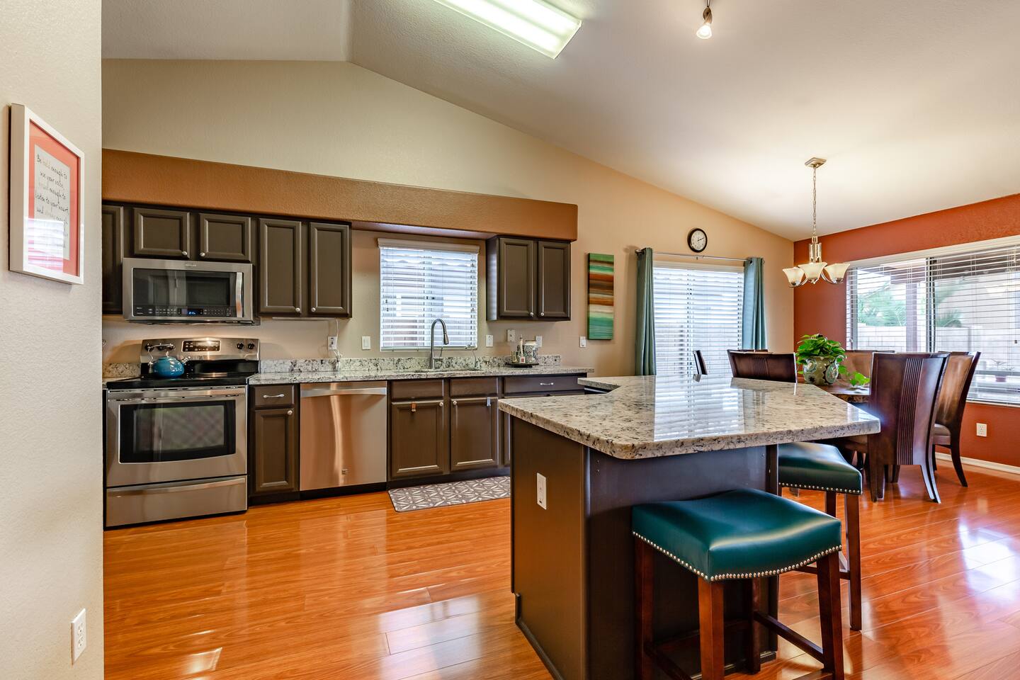North Phoenix Pet Friendly Home near Mayo Clinic