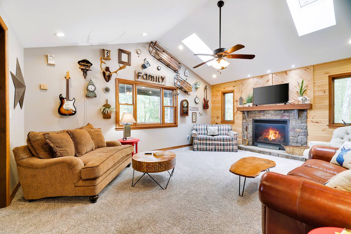 LaketopLodge- Lake views Gameroom*Hottub