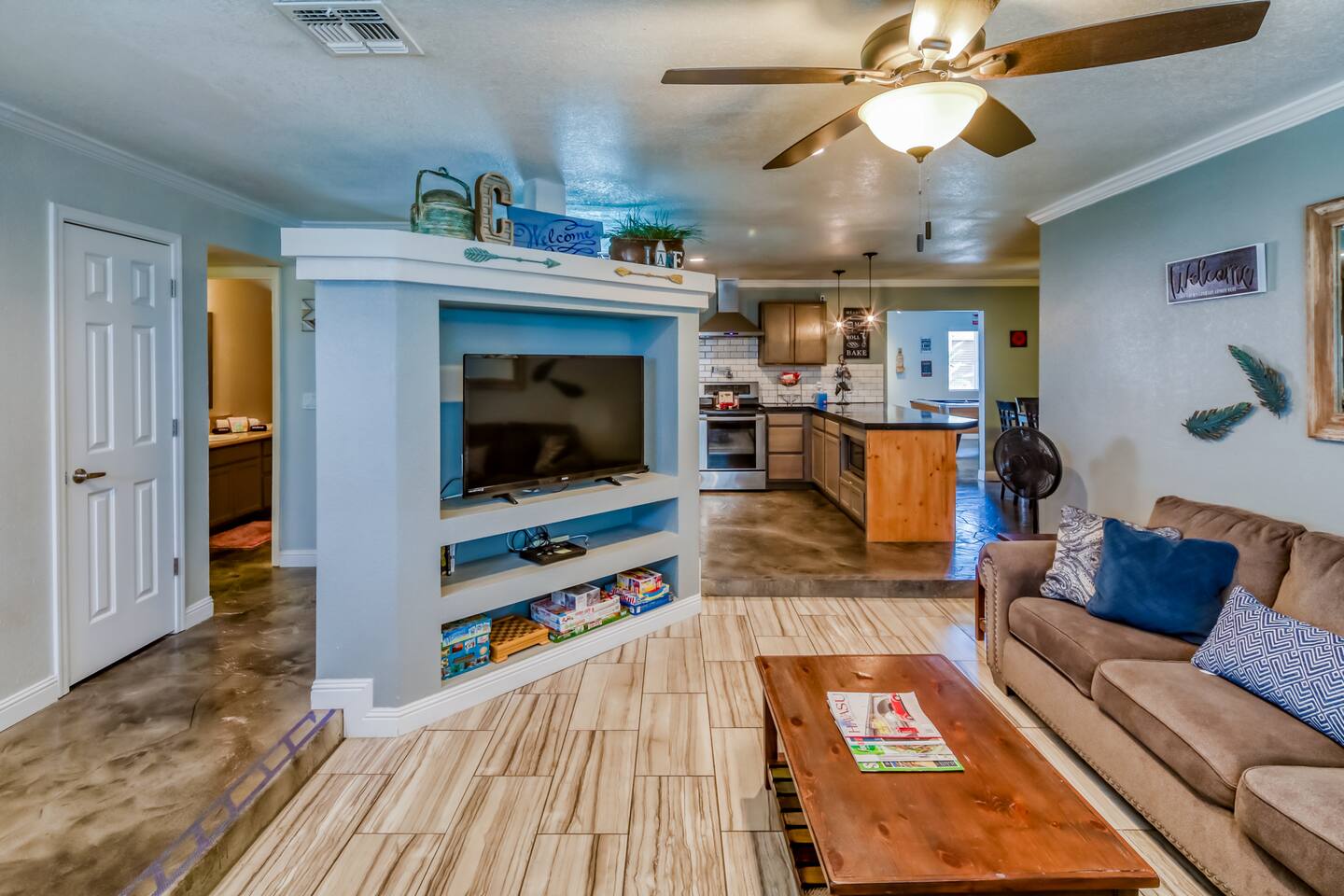 Sprawling Pool Home w/ Outdoor Bar and Pool Table
