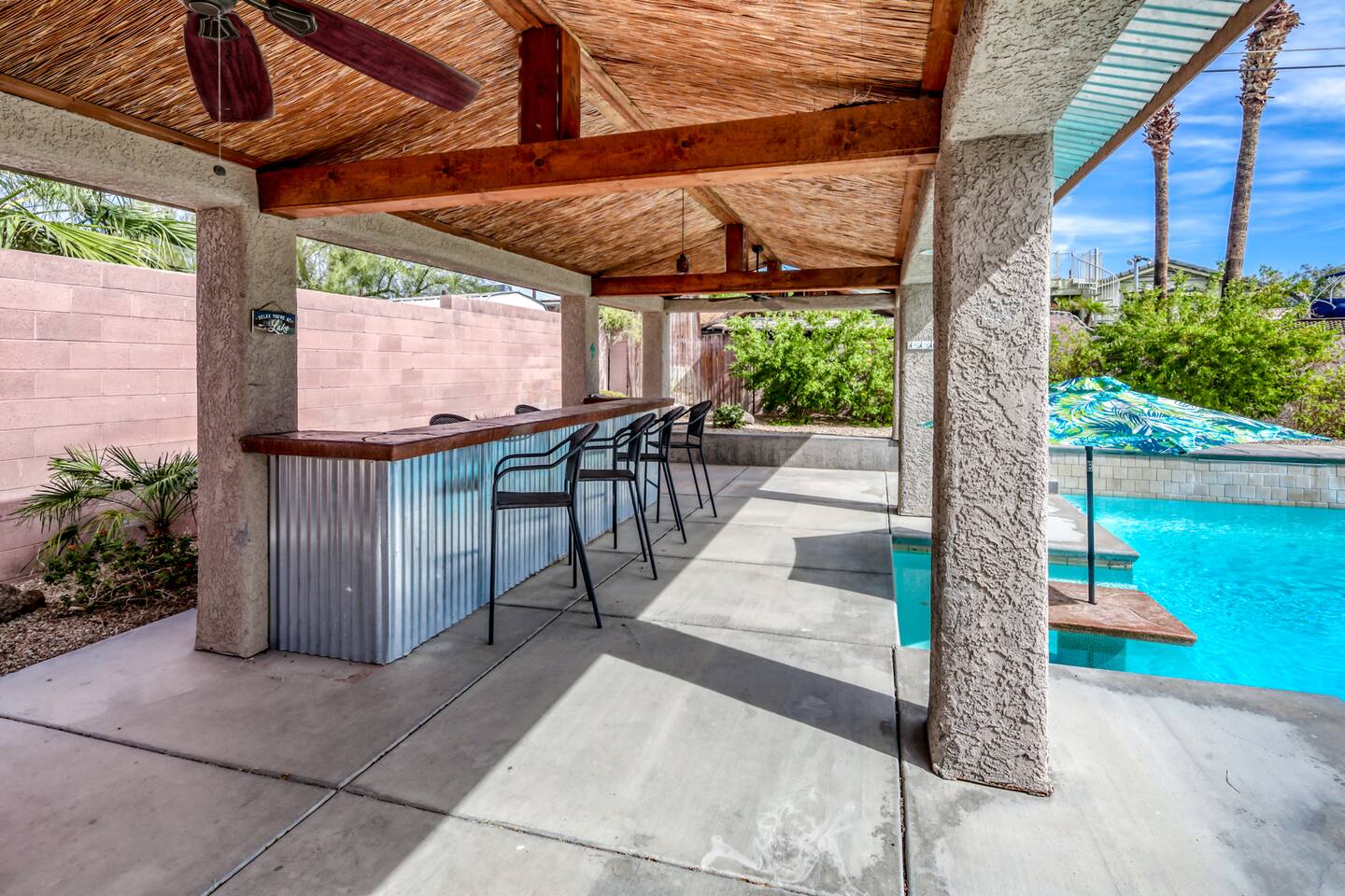 Sprawling Pool Home w/ Outdoor Bar and Pool Table