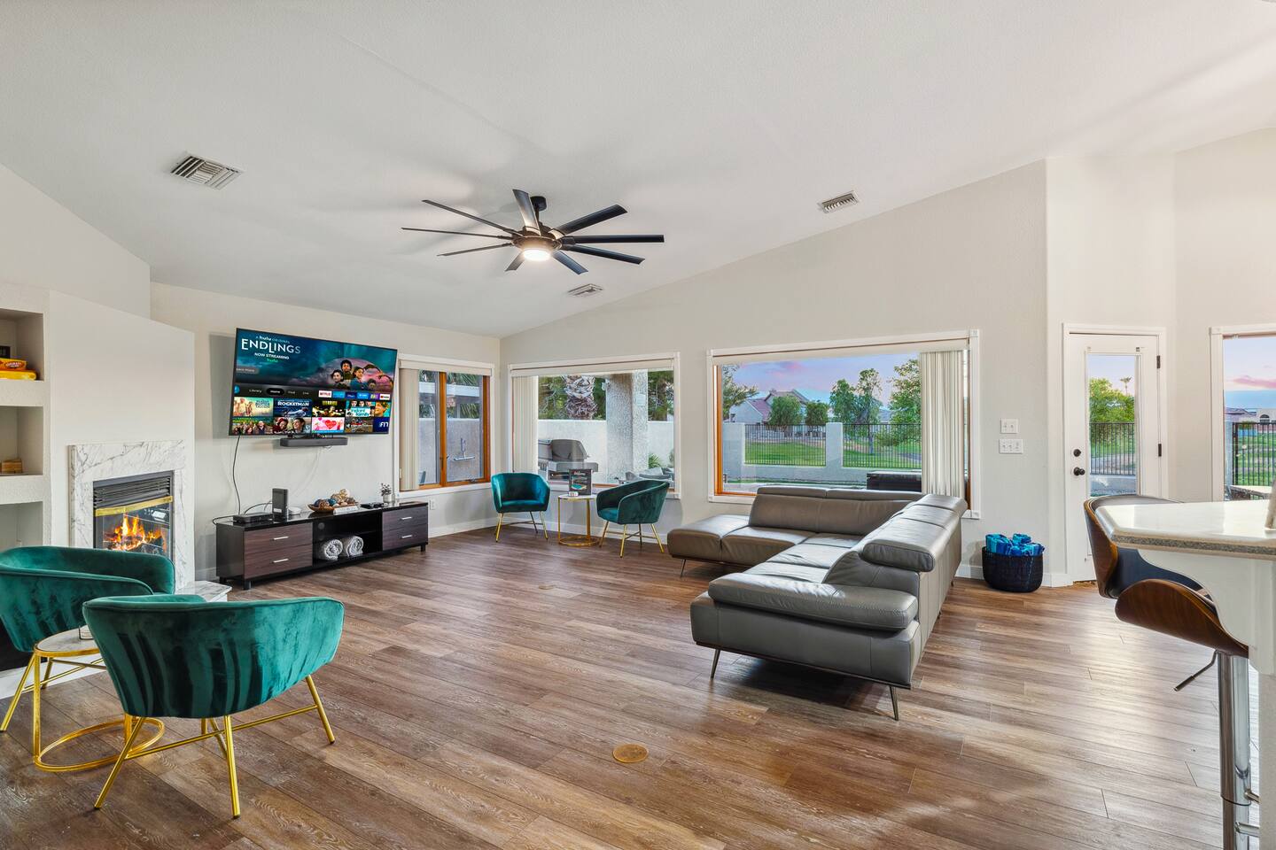Epic Mid-Century | Sleeps 12 | Pool | Views