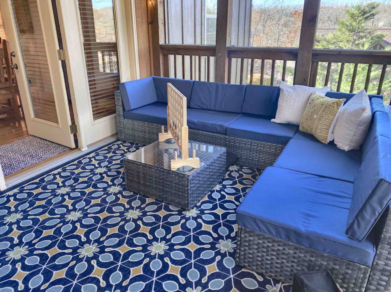 Cozy Stonebridge Cabin|2 King Suites, Heated Porch