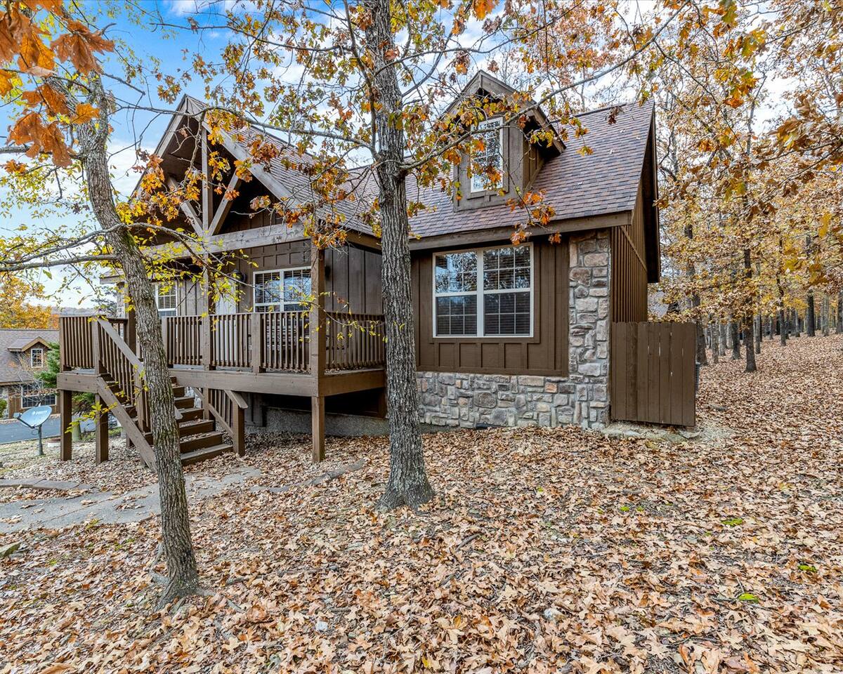 Cozy Stonebridge Cabin|2 King Suites, Heated Porch