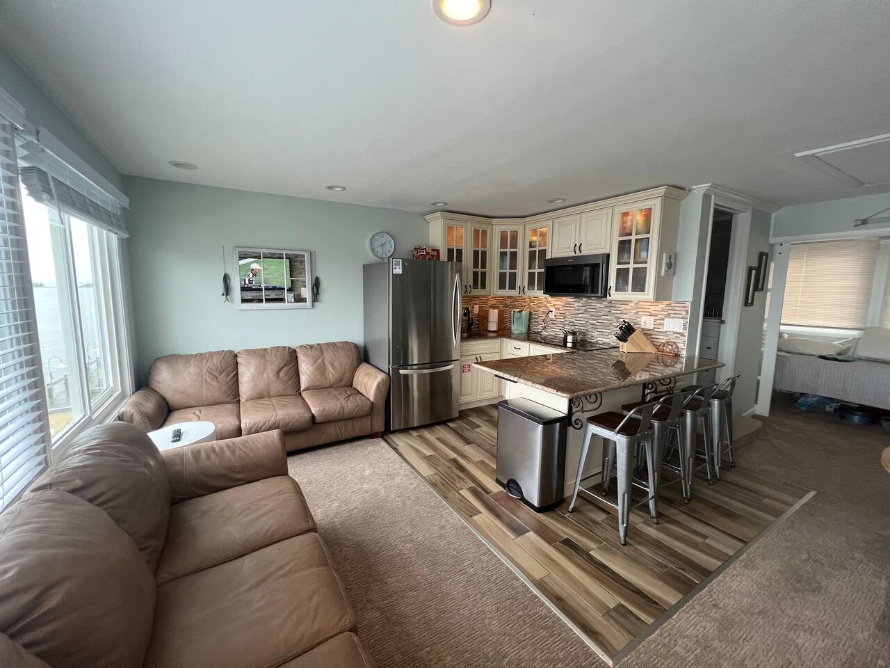 Read Ave Dewey Condo - Bay Front, Private Beach