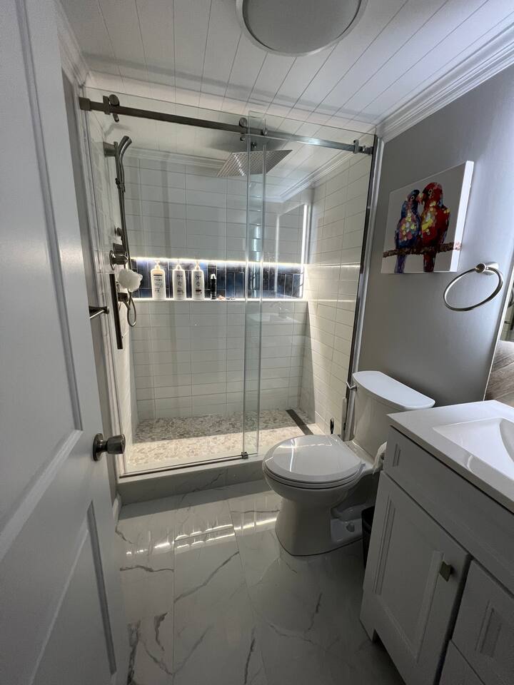Read Ave Dewey Condo - Bay Front, Private Beach