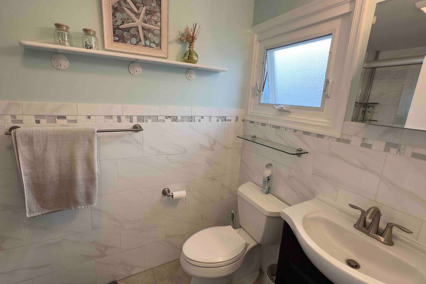 Read Ave Dewey Condo - Bay Front, Private Beach