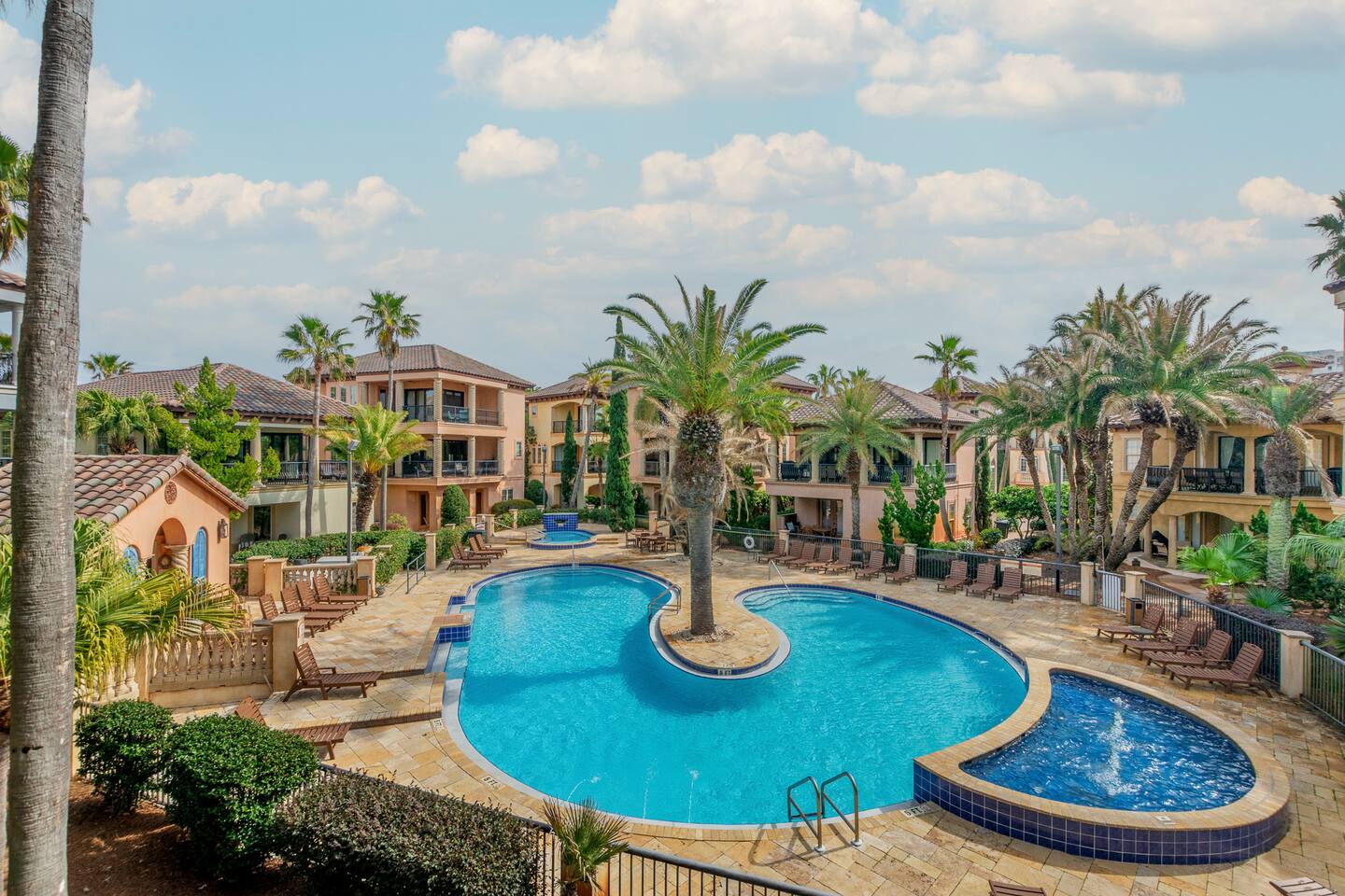 Italian villa 200 steps from beach • Free cruise!