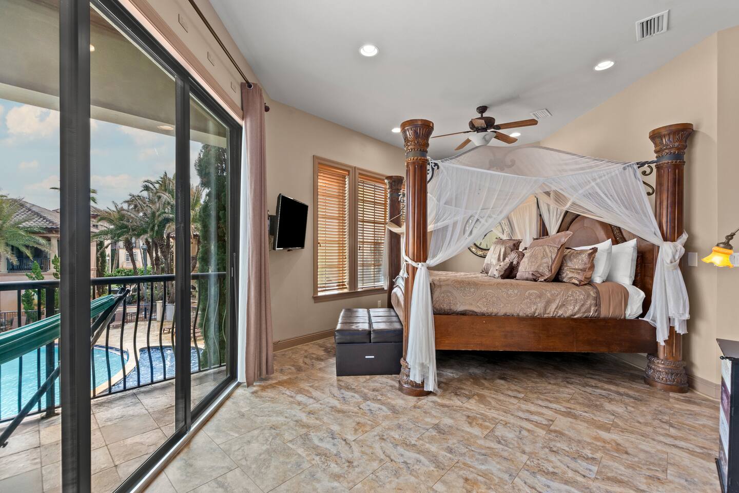Italian villa 200 steps from beach • Free cruise!