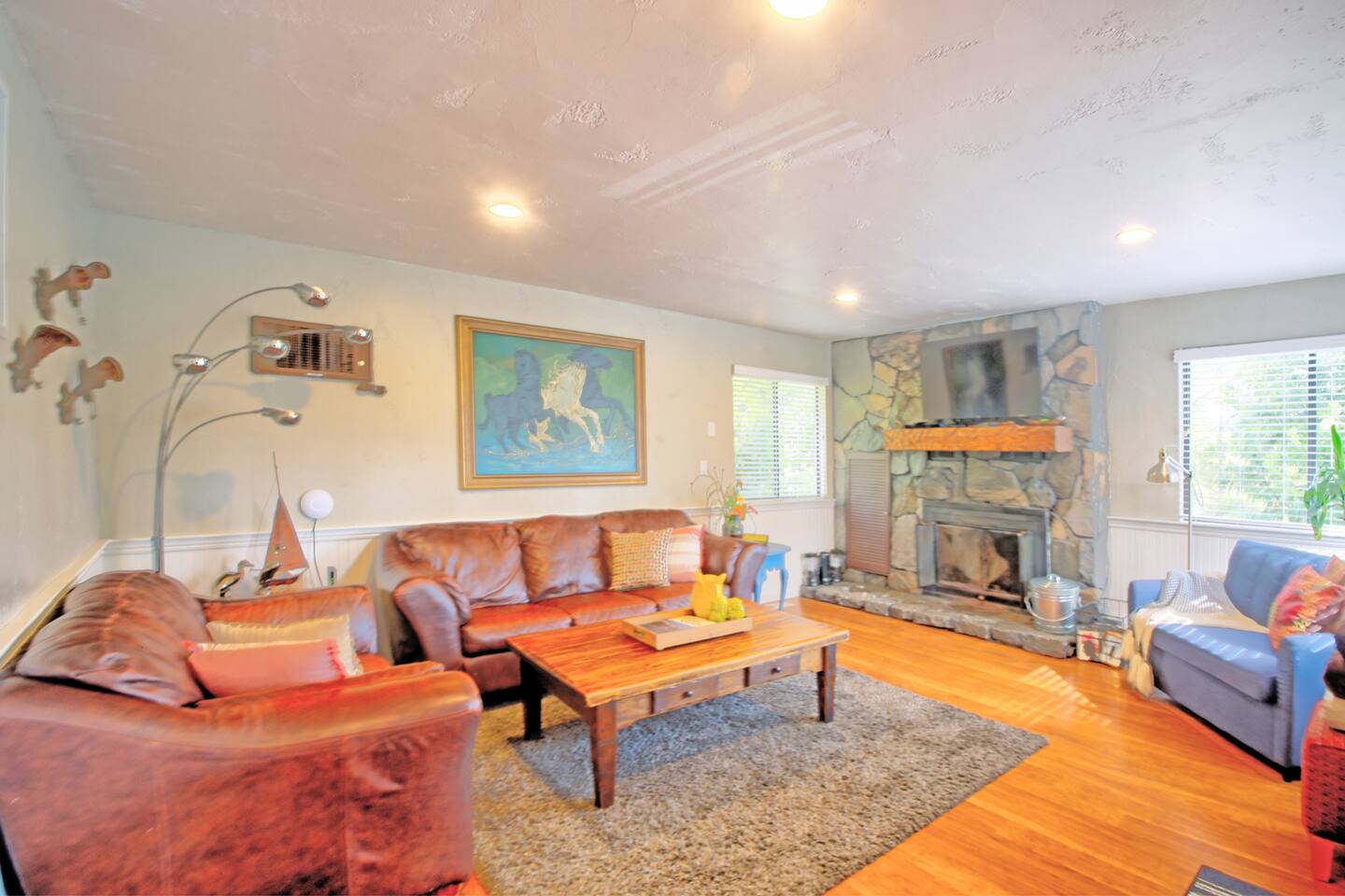 Sparkling Retreat, Spa and Fireplace Near Yosemite