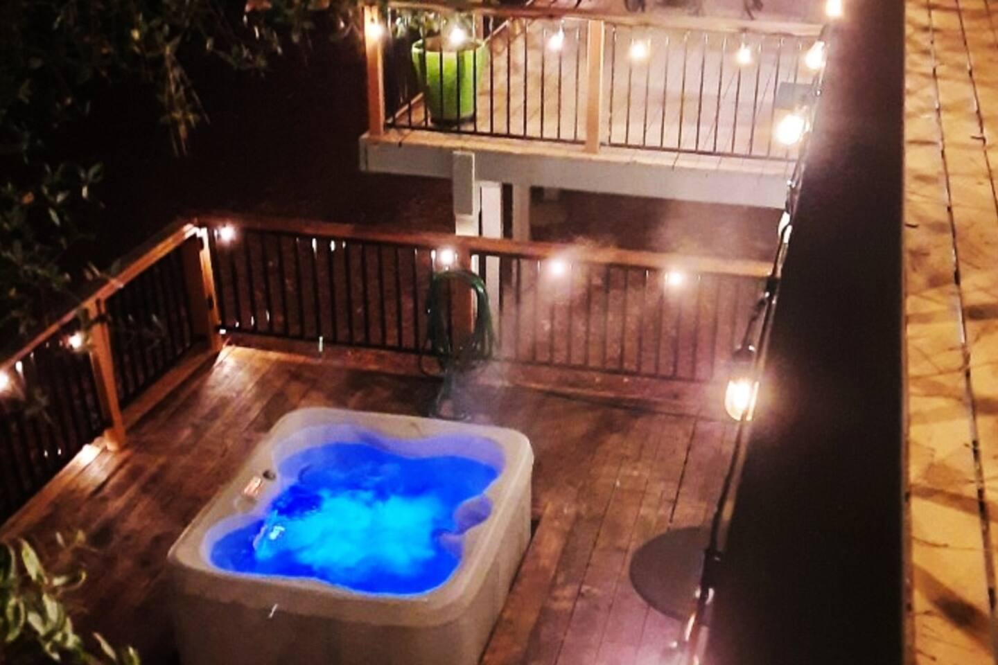Spacious Home with Three Decks Near Yosemite — Groveland — vacation rental