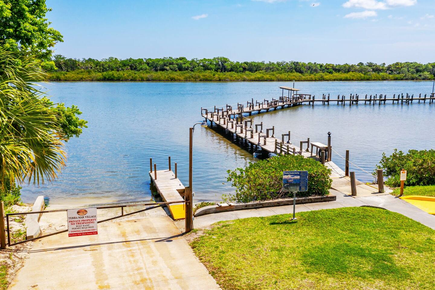 Launch, Boat, Fish & Swim! Clean Intracoastal Home